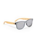 {{product.name}} - {{product.manufacturer}} - {{product.sku}}